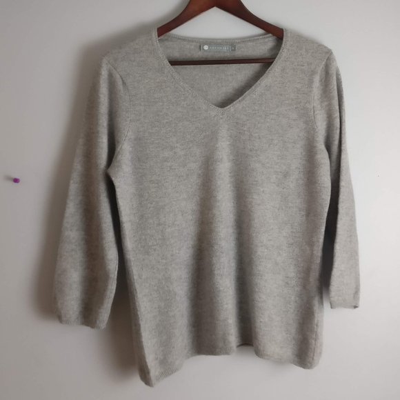 Cashmere Sweater, Pure Cashmere 100%Cashmere. Knit Sweater Jumper, V neck - Picture 1 of 7